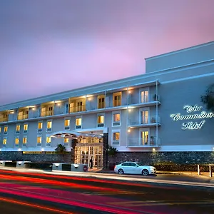 https://commodore.hotels-capetown.com