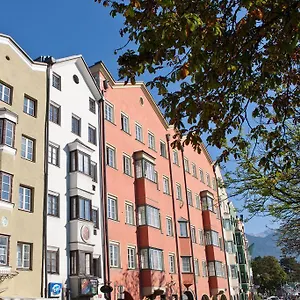  Apartment Maximilian In Old Town Austria