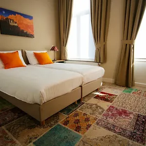 Hooome 3*, Ixelles Bélgica